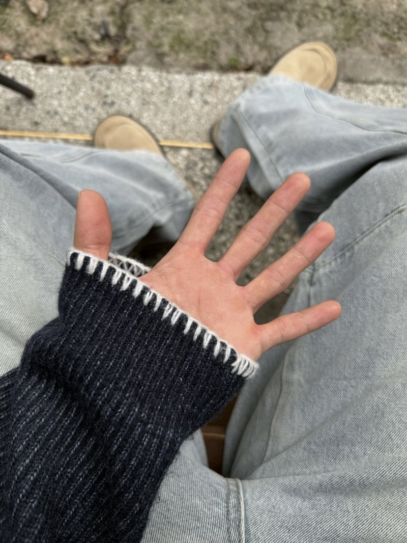 Hoshi line round knitwear