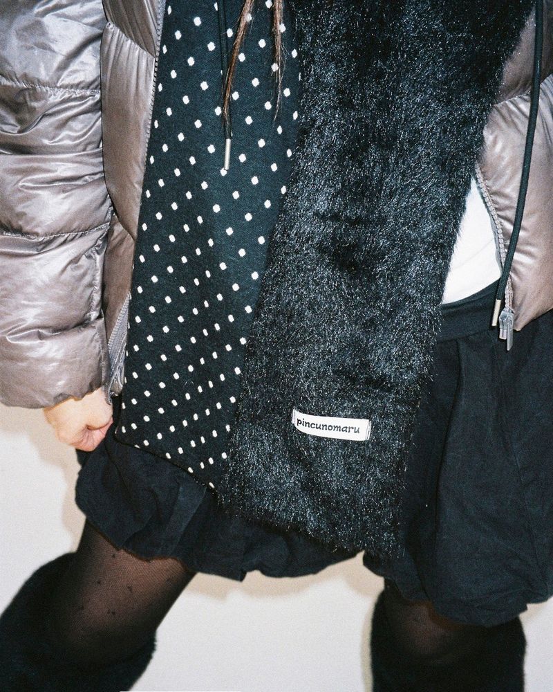 Fluffy hood muffler (black)