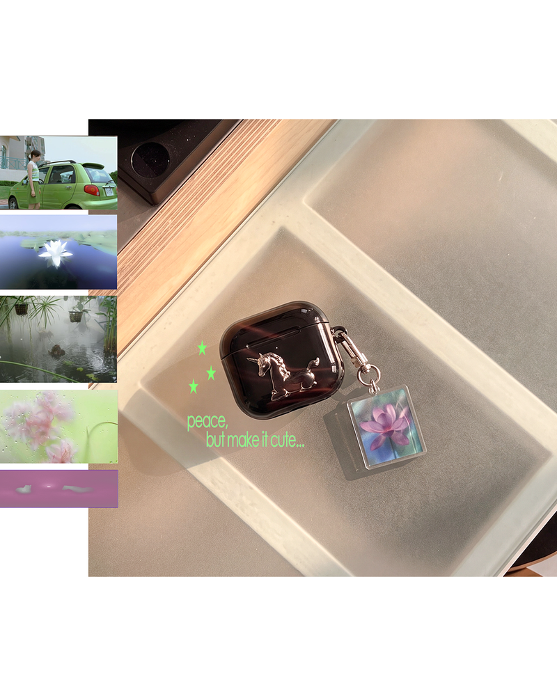 hasroom（hasroom）の「ピースピースAirPodsケース (keyring set)（スマホグッズ/小物）」