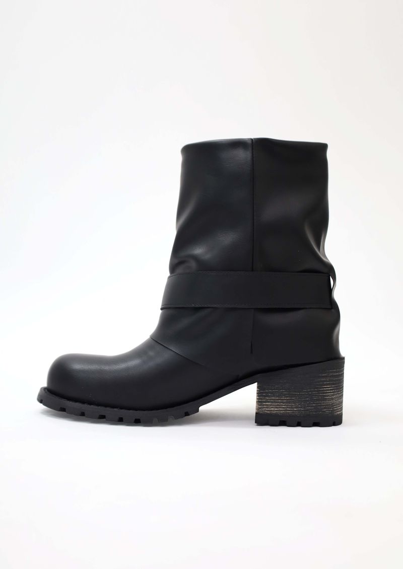 Simple Cover Mid Boots
