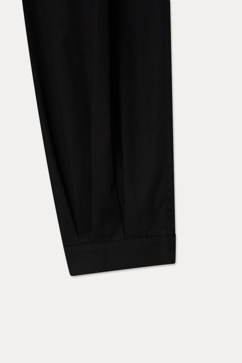 TWO-TUCK JOGGER PANTS_BLACK