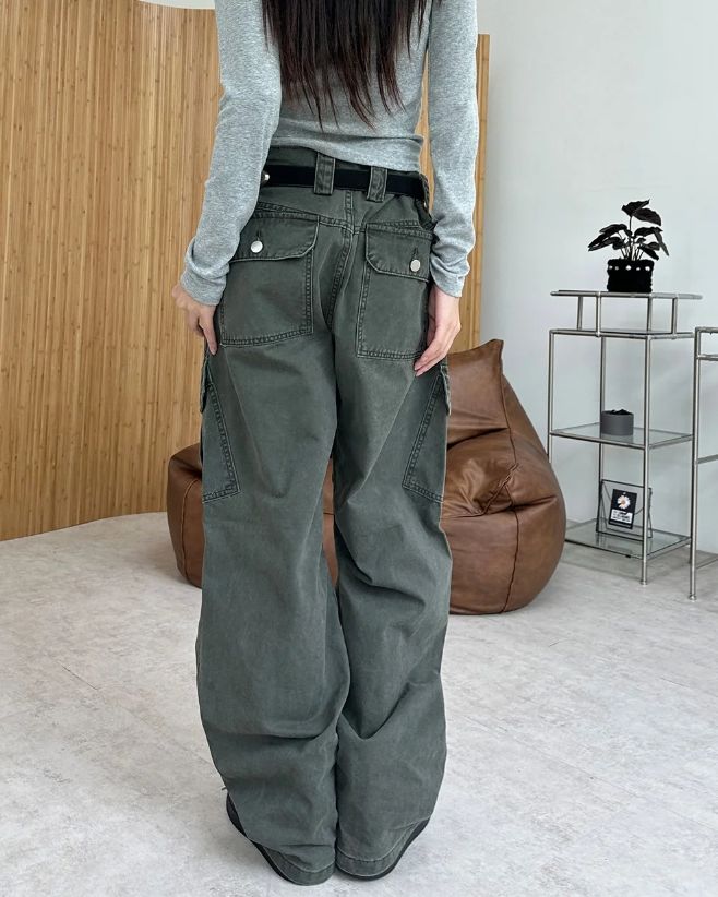 Toen-dyed diagonal cargo pants