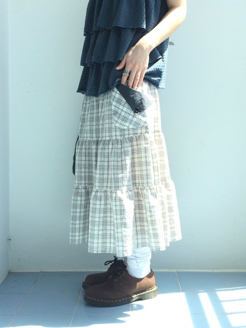 cream checkered pocket skirt