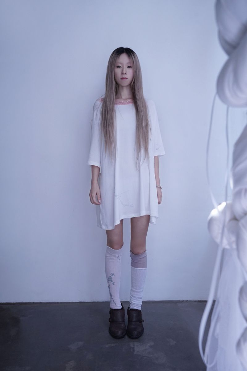 Cloudy Tee Dress (White)