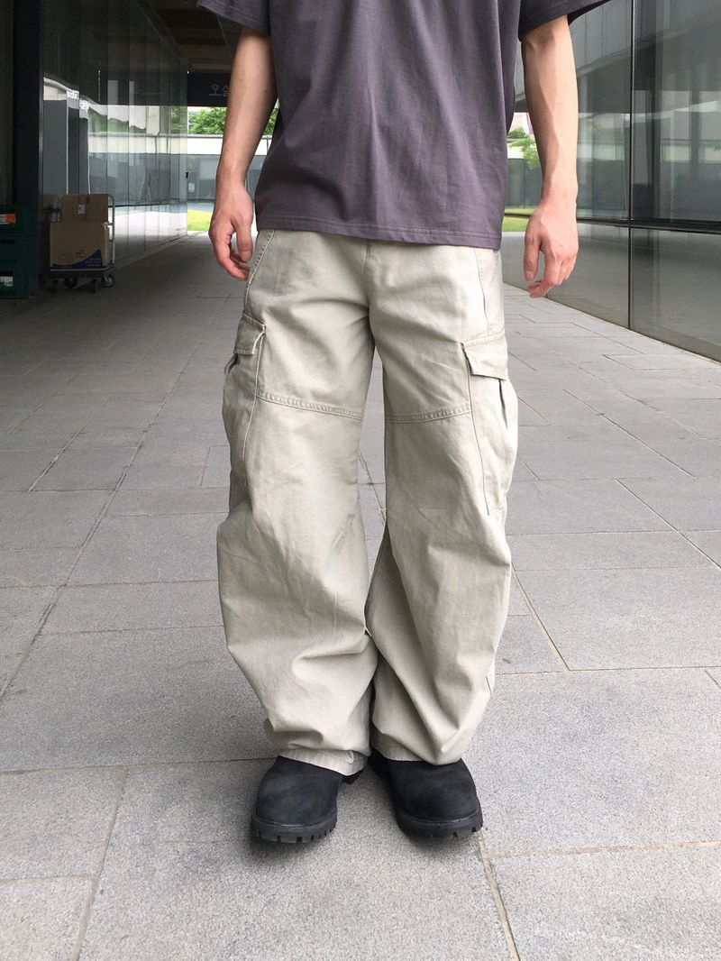 DISCERNMENT(ディサーンメント)の「バーズ カット カーブド ワイド パンツ 4C(パンツ)」