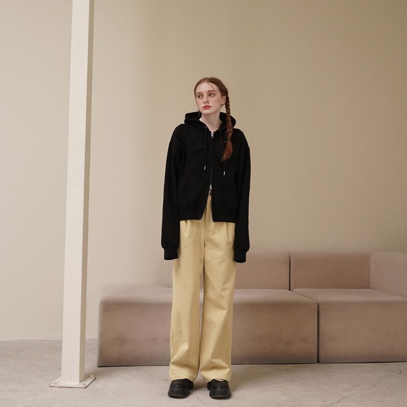 UBEIGE(ユーベイジ)の「Yellow Wide Wing Pants(Pants)」