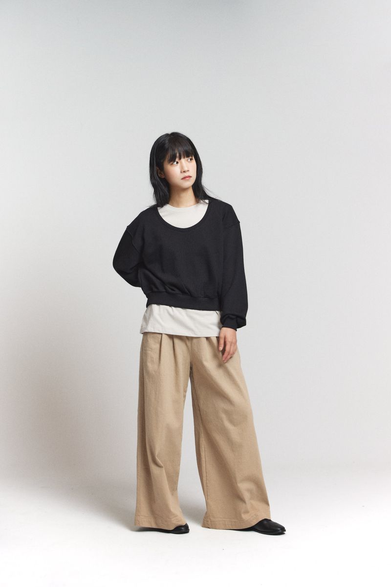U-neck crop sweatshirt / Black