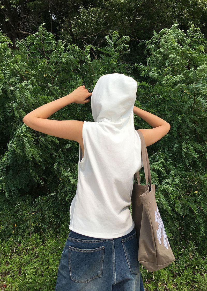 EYELET LINE HOOD VEST