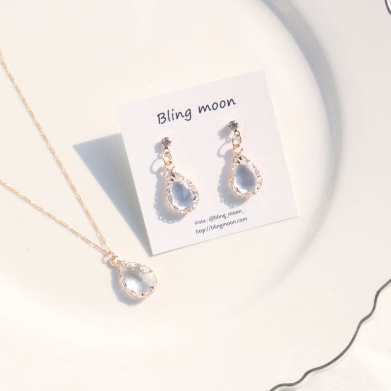 Younglong Crystal Earrings & Necklace set