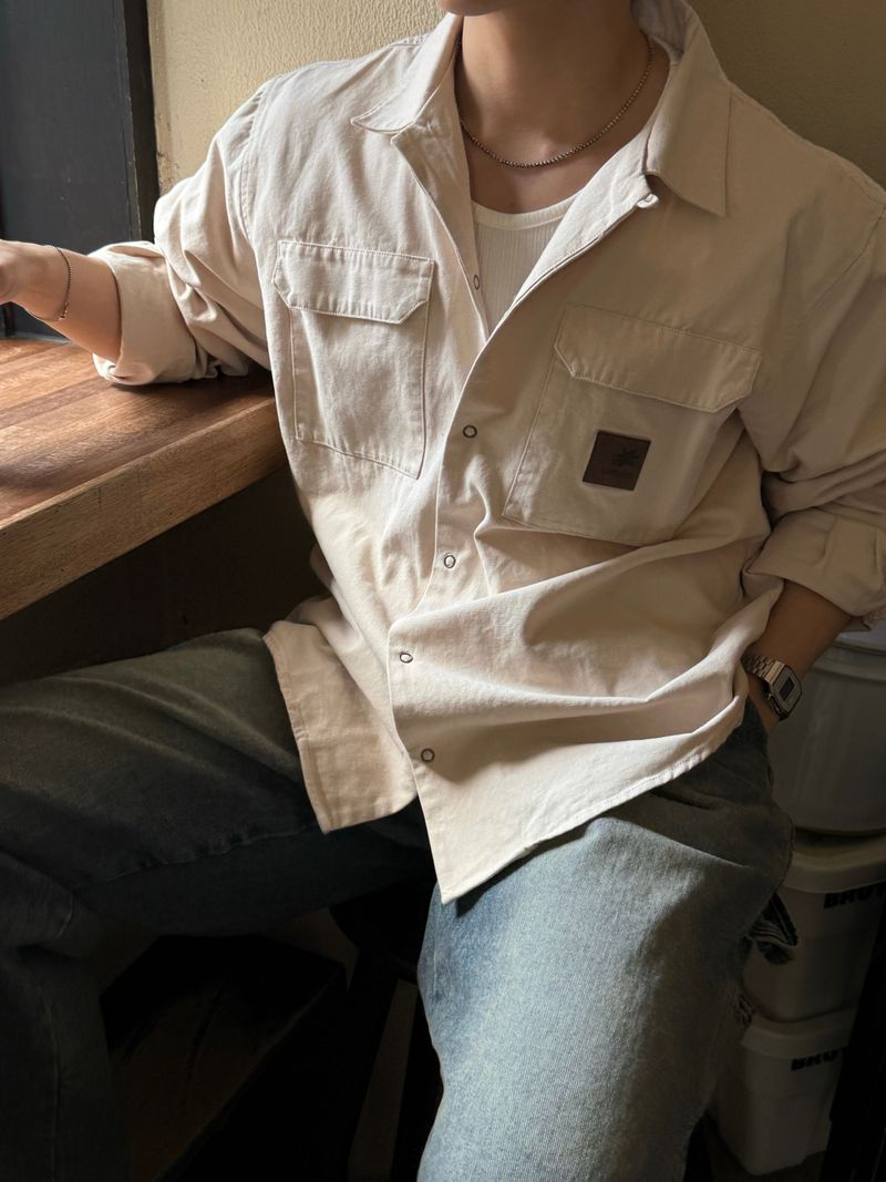 Double pocket patch shirt