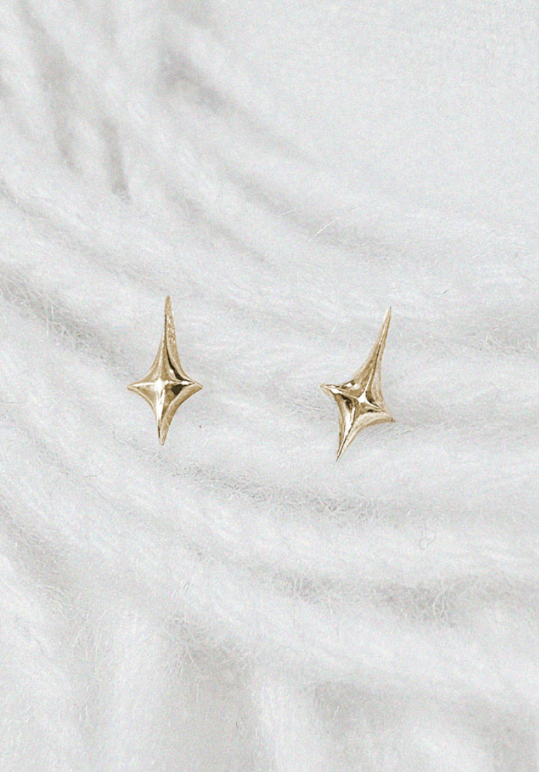 OVERGREY（オーバーグレイ）の「Mini star Earrings - Gold（Accessories）」