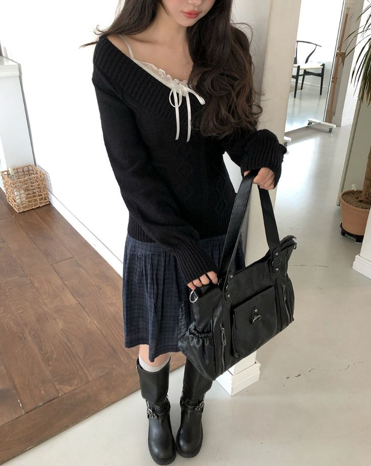 Div Long Slim Cable V-neck Knit