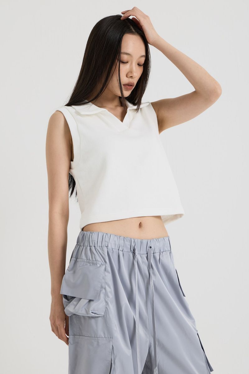 Sleeveless collar vest, White