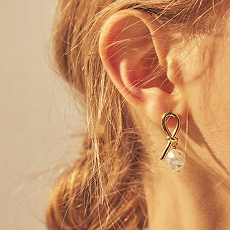 knot pearl post earring