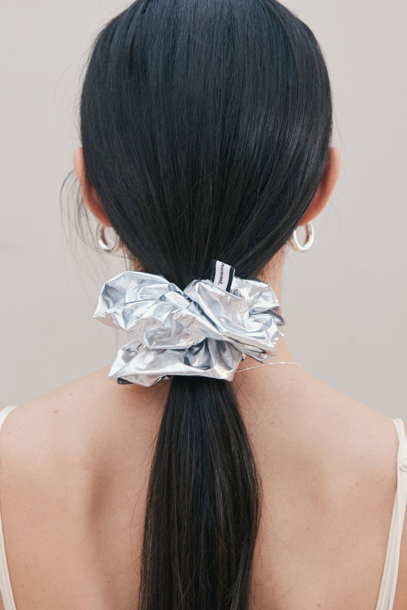 Silver Scrunchie (Silver)