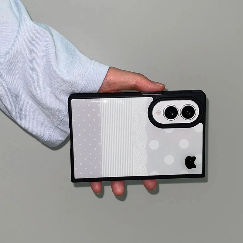 [MADE] [+MagSafe] KITTY PATCHWORK PHONE CASE (glass black bumper)