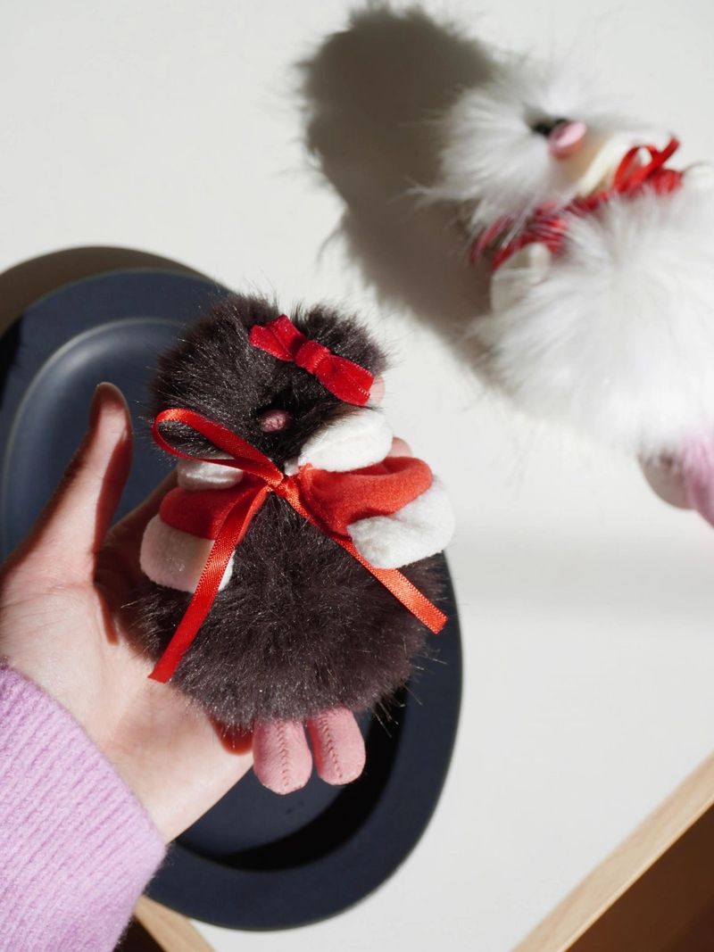 Cosymosy(コジモジ)の「Keyring Acc 'Christmas Santa Cape'(Toys/Key Holders)」
