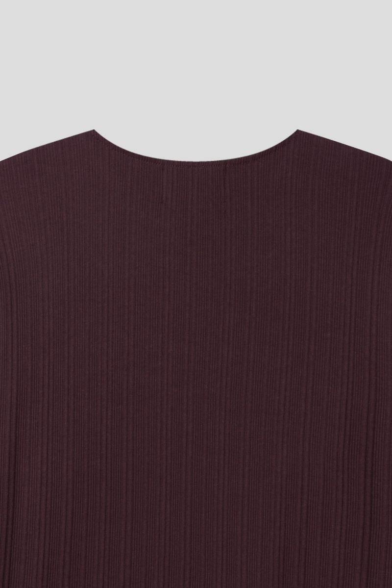 Lip u-neck long sleeve tee