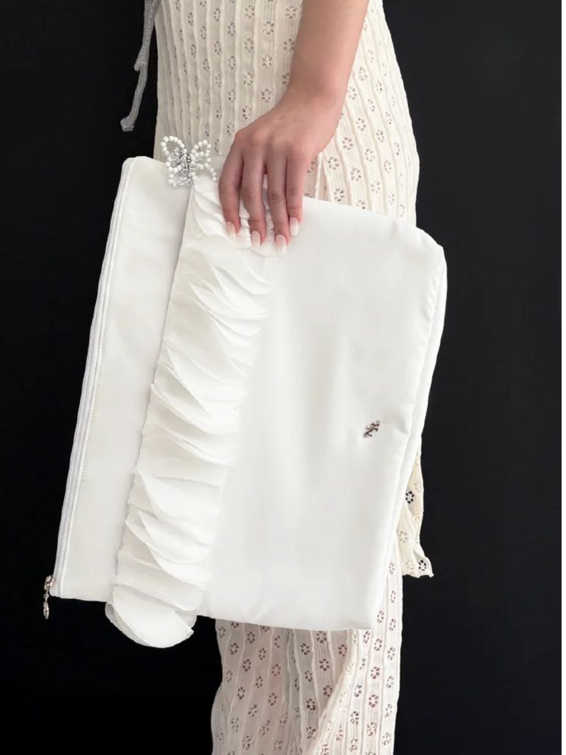 Frillish laptop pouch (black)