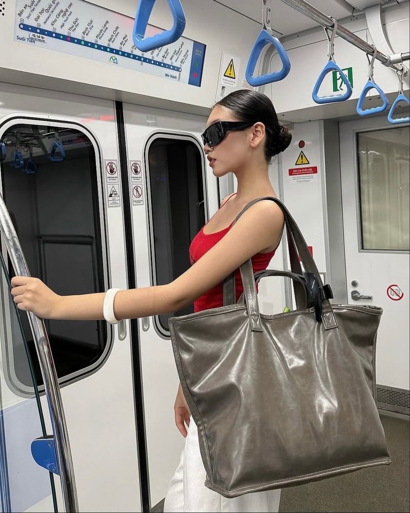  Andiamo Faux Leather Tote Bag