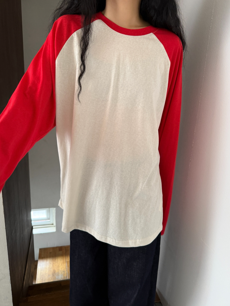 line raglan T