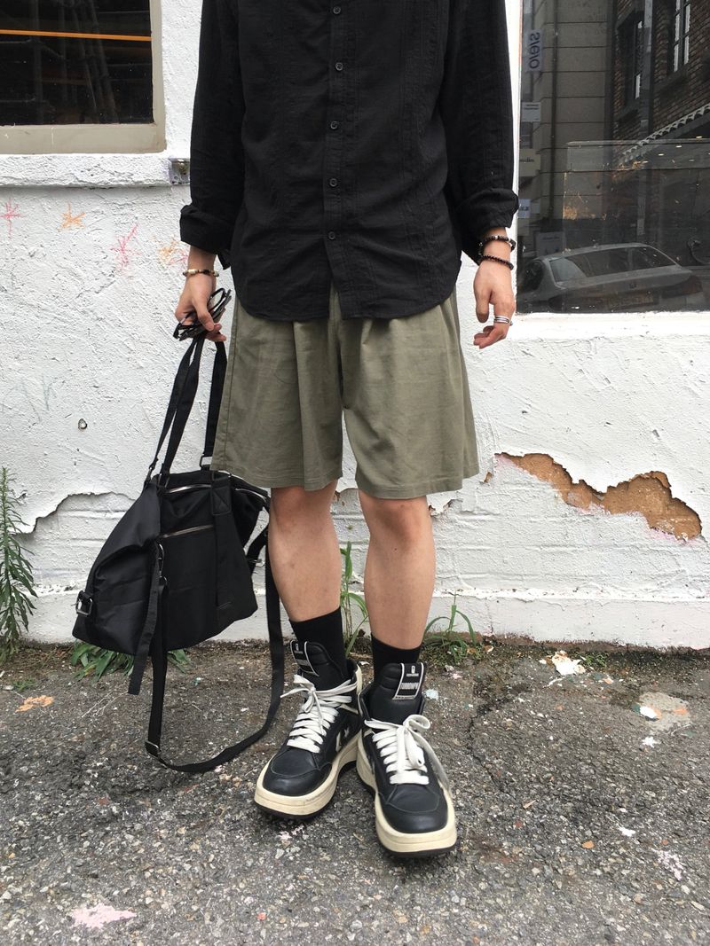 Basic Double-Pintuck Linen Shorts 4C