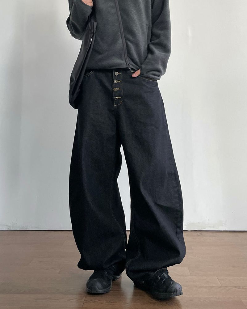 Button Curved Denim Pants