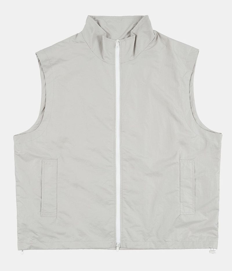 Glossy nylon half-neck 2-way vest zip-up