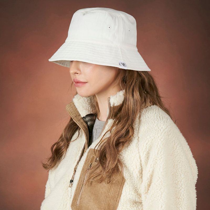 Herringbone label bucket hat WHITE
