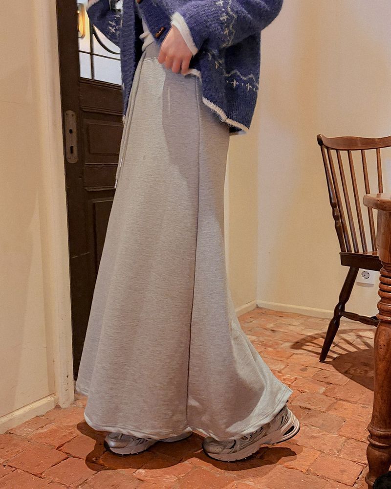 And banding long skirt