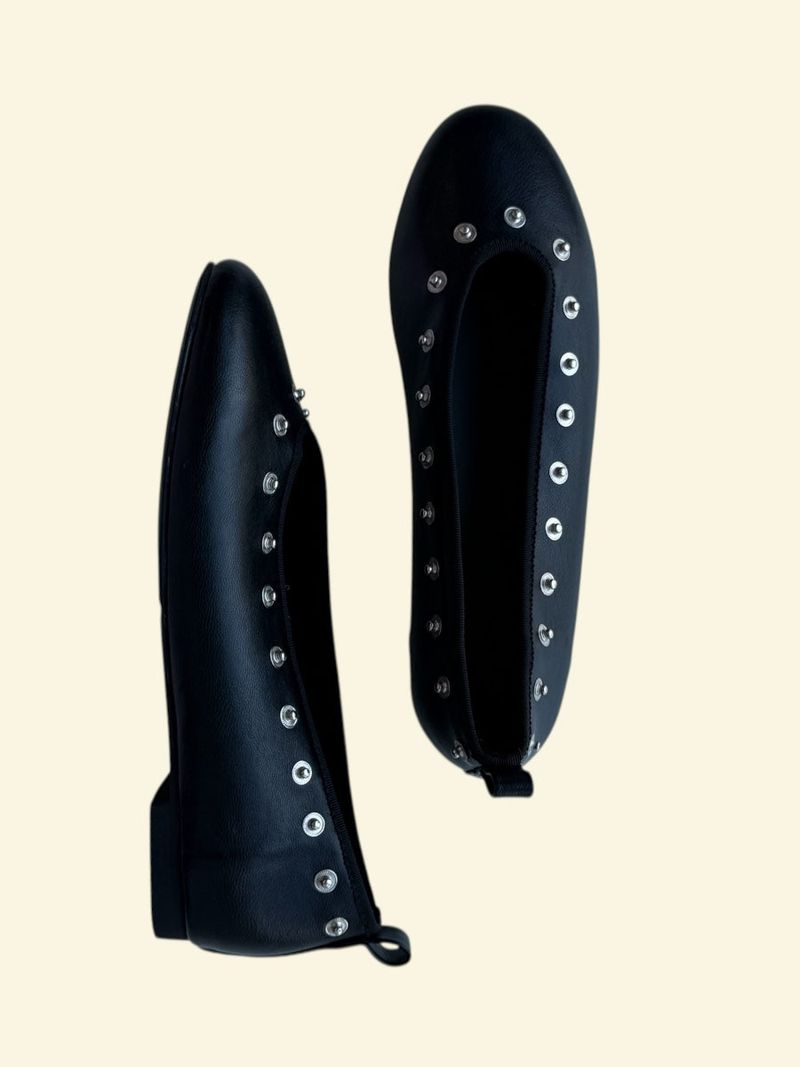 stud soft flat shoes