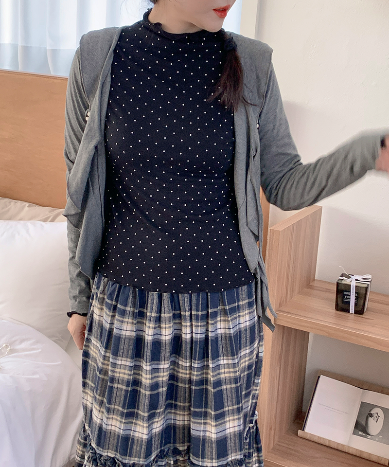 Dot Wave Turtleneck T-Shirt