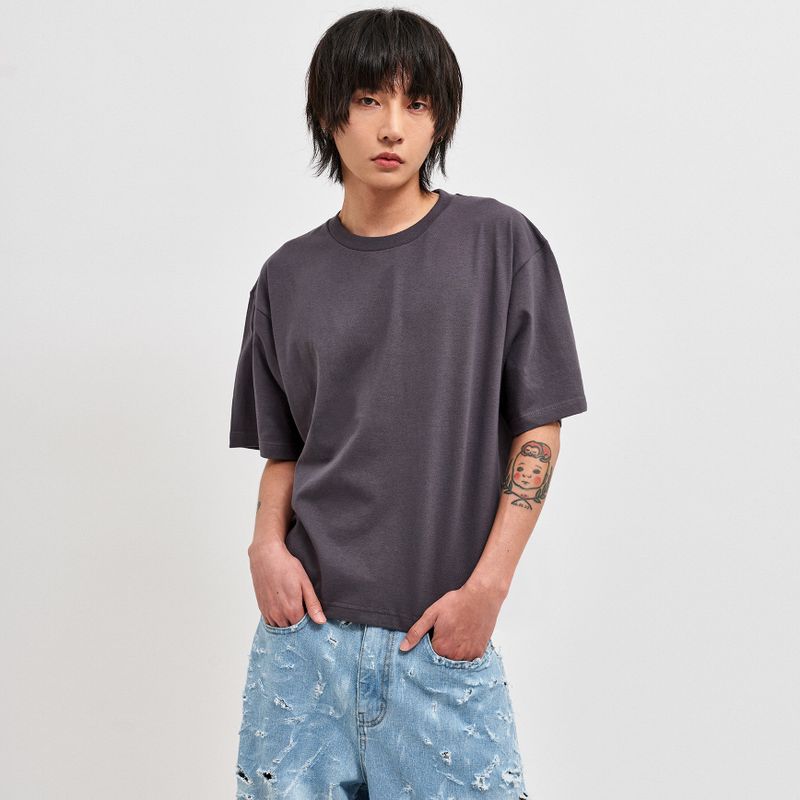 C Wear by the Genius(シーウェア バイザジーニアス)の「Men's Crop T-Shirt Charcoal(Tops)」