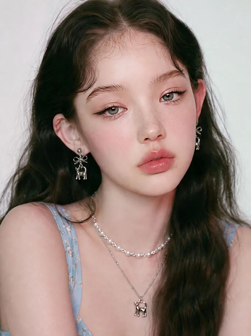 Kitty and Bow Earring - Silver Color