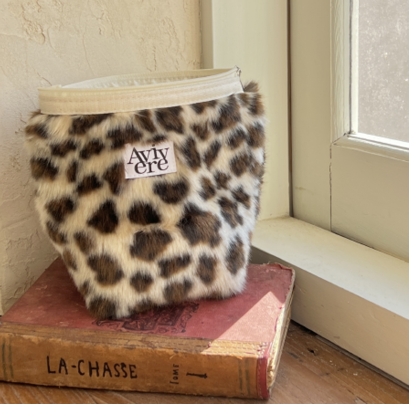 Avivere(アビベール)の「classic pouch_fur double leopard(Miscellaneous Goods/Stationery)」