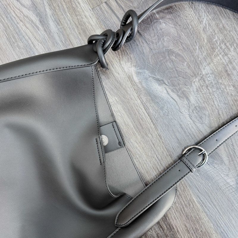 Loop Minimalist Bucket Bag