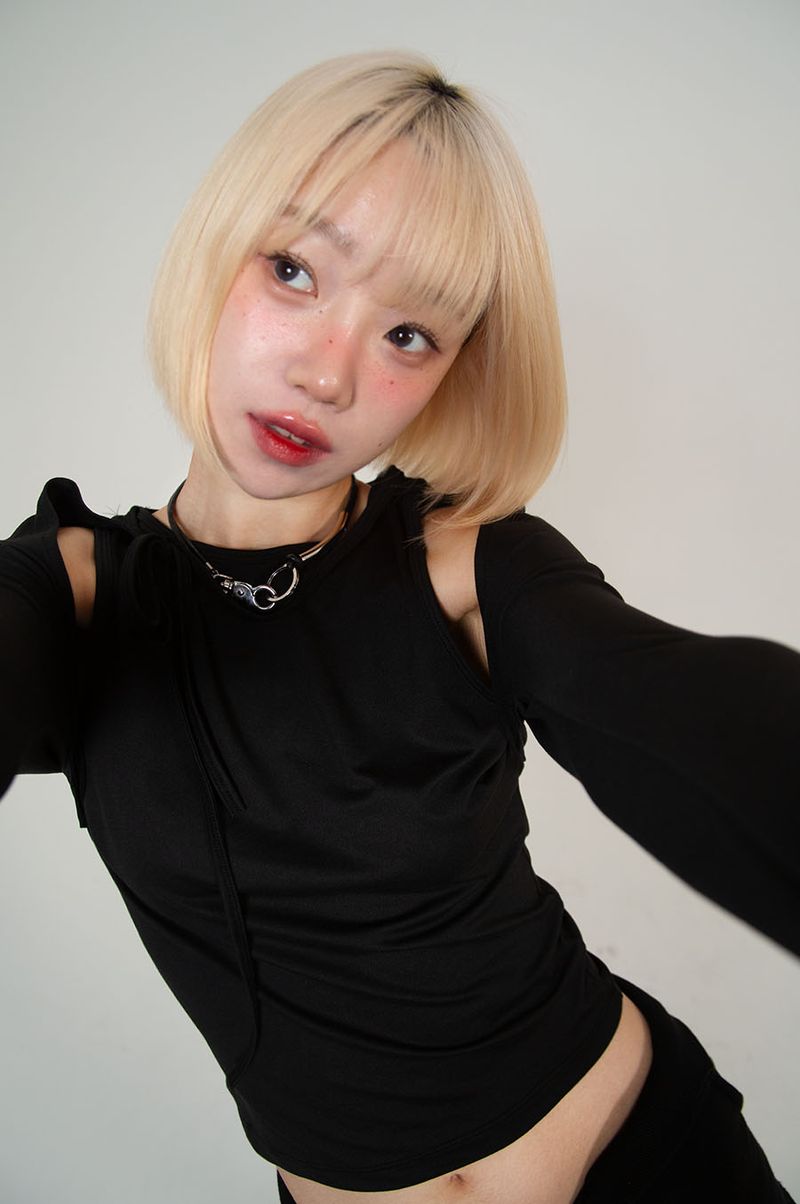 NECK STRAP TEE_BLACK