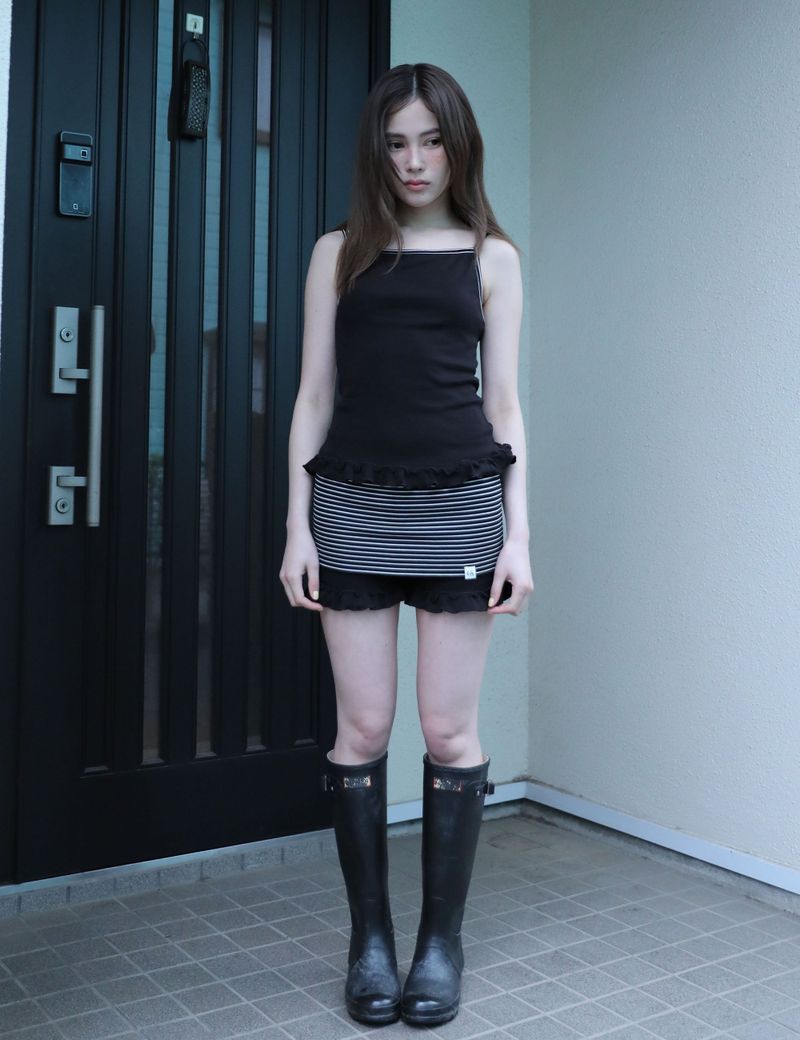 UGLYSHADOW（アグリーシャドウ）の「ST FRILL CONTRAST SHORTS(BLACK)（Pants）」