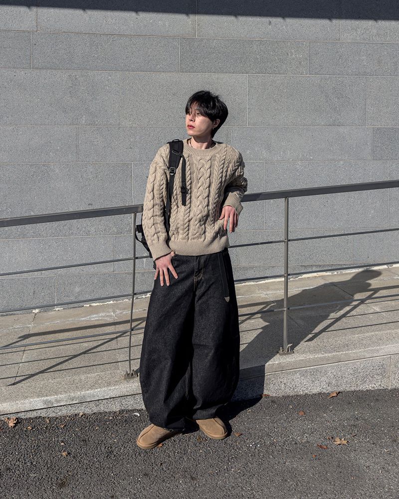 Cabbler Heavy Cable Knit Round Neck