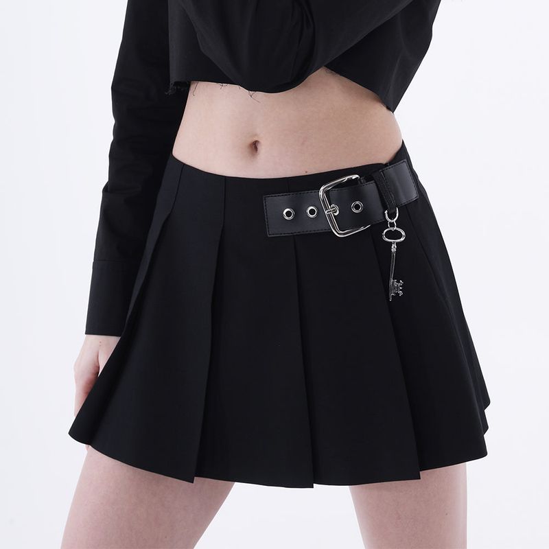 CLUT STUDIO(クラットスタジオ)の「0 2 buckle key pleated skirt - BLACK(Skirts)」
