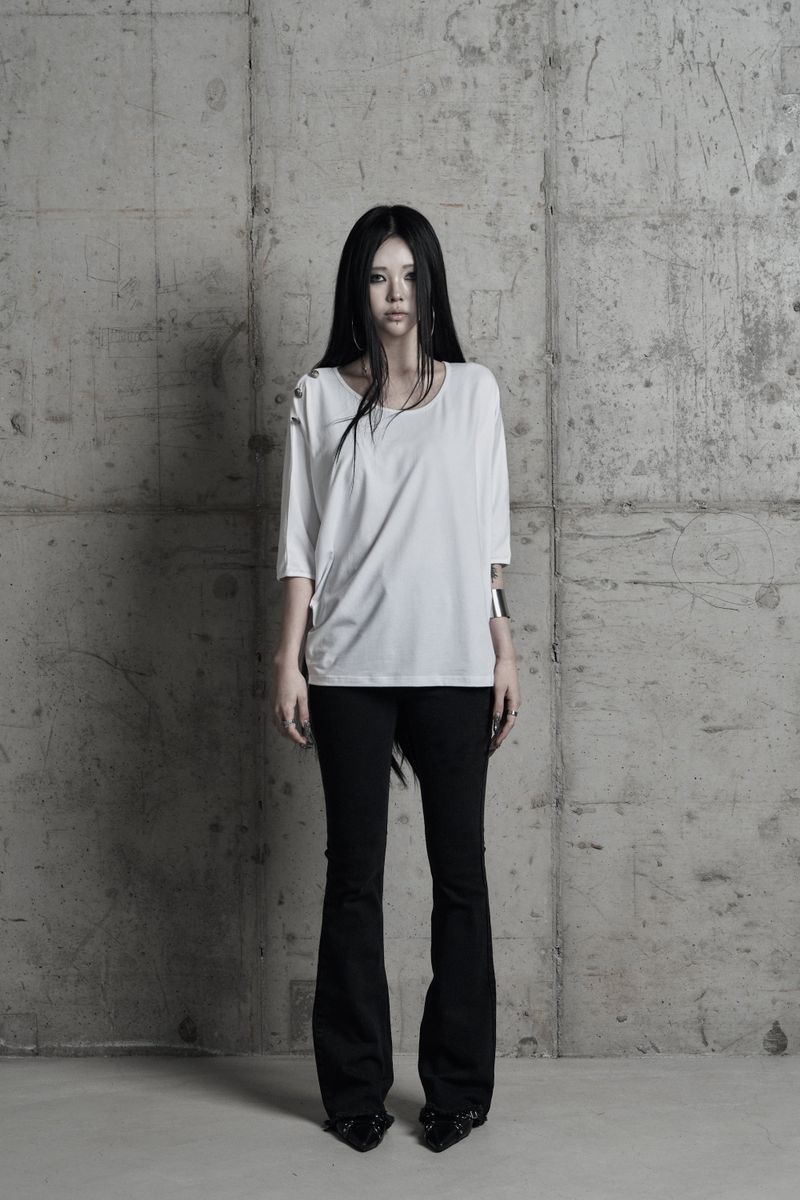 [label] metal button loose drape top WHITE