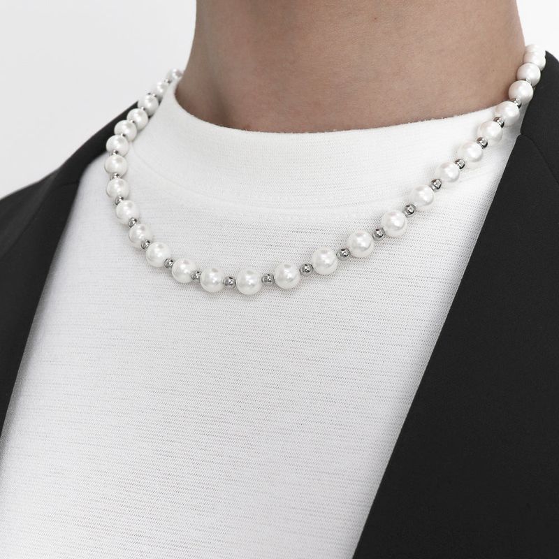 a pearl necklace_CLEF TOM BEAT NEC