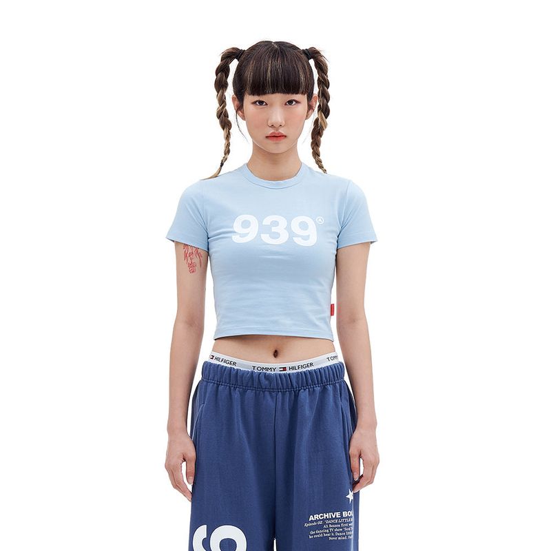 ARCHIVE BOLD（アーカイブボールド）の「939 LOGO CROP TOP (SKY BLUE)（Tops）」