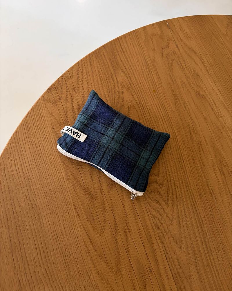 Linen check flat pouch - navy green , M size