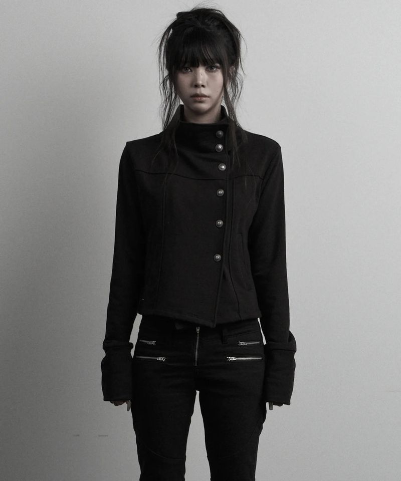 [label] antique emblem high-neck crop jacket (black)