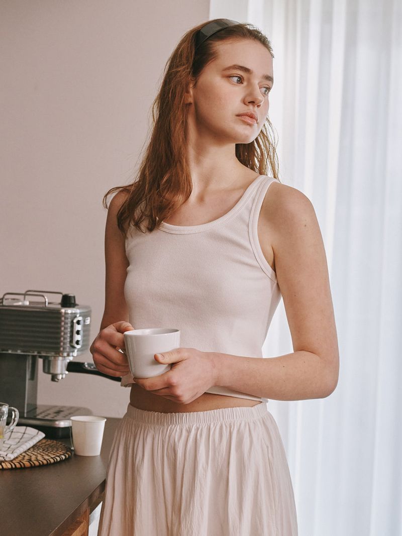 PLAT DU JOUR(プラドゥジュール)の「Round sleeveless (Ivory)(Tops)」