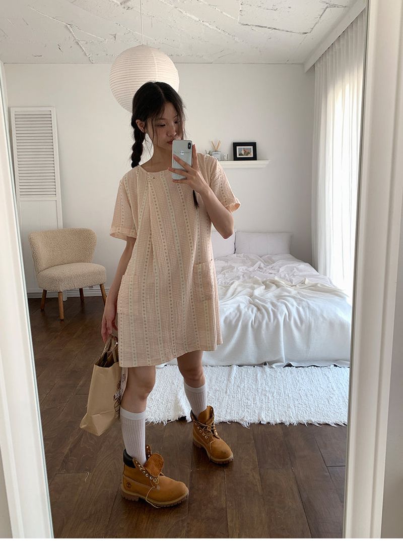SOFT FLOWER BUTTON DRESS (2C)