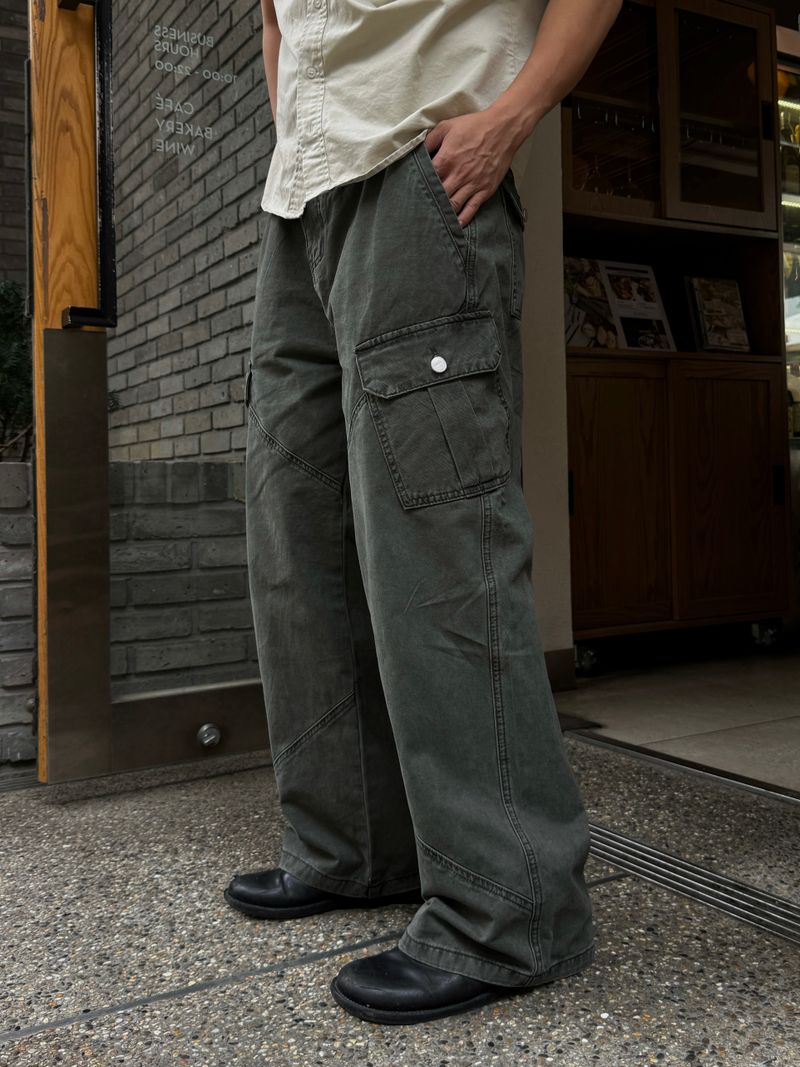 AVAND（アバンド）の「Down pigment dining cargo pants（Pants）」