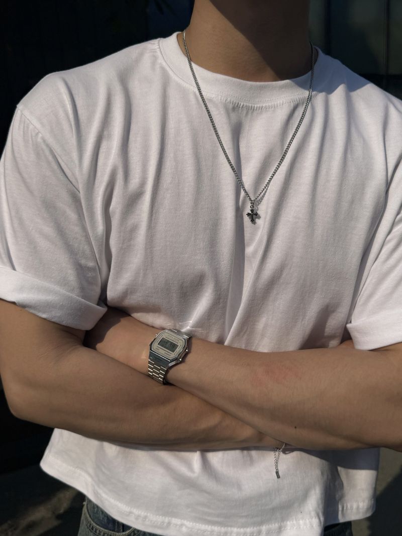 Cross pendant necklace