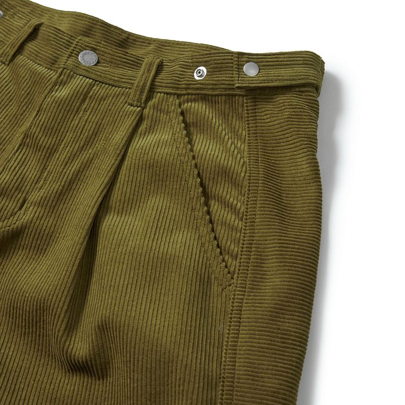 One tuck strap corduroy pants / Olive